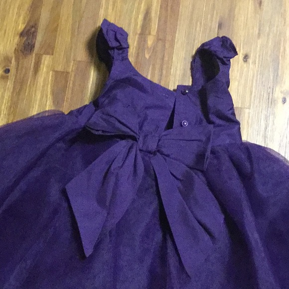 A girl’s dress - Picture 2 of 5